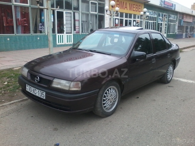 Opel Vectra 1993, 186,000 km - 1.6 l - Sumqayıt