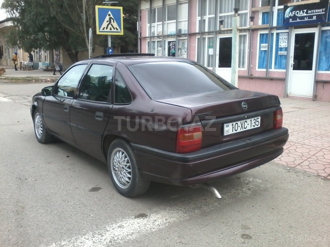 Opel Vectra 1993, 186,000 km - 1.6 l - Sumqayıt