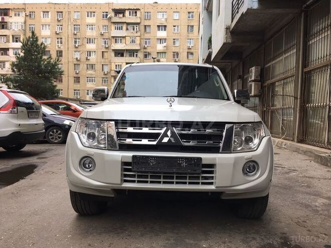 Mitsubishi Pajero 2013, 64,000 km - 3.5 л - Bakı