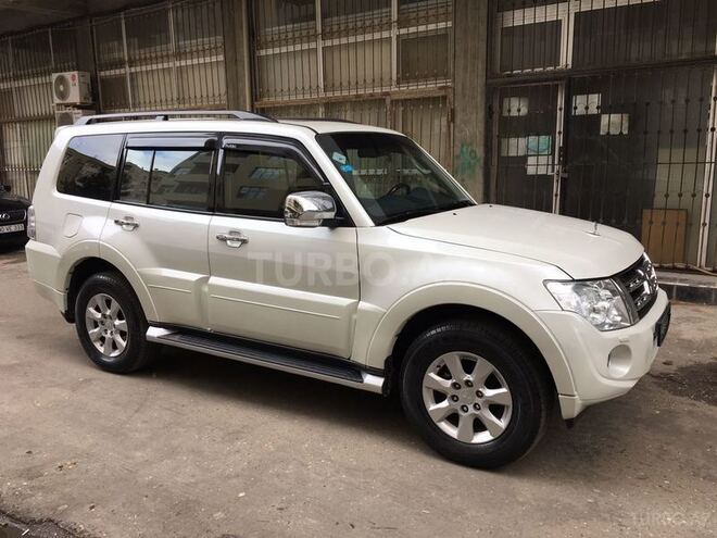 Mitsubishi Pajero 2013, 64,000 km - 3.5 л - Bakı