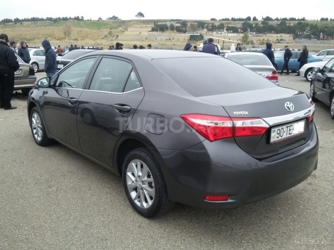 Toyota Corolla 2014, 32,800 km - 1.6 l - Bakı