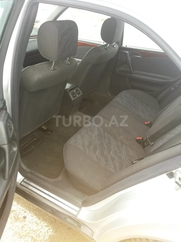 Mercedes E 220 1999, 295,000 km - 2.2 l - Şamaxı