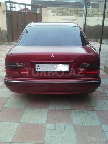 Mercedes E 220 1999, 412,460 km - 2.2 l - Sumqayıt