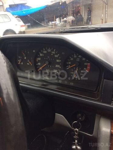 Mercedes E 230 1990, 648,000 km - 2.3 l - Bakı