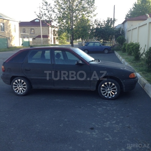 Opel Astra 1992, 300,003 km - 1.6 l - 