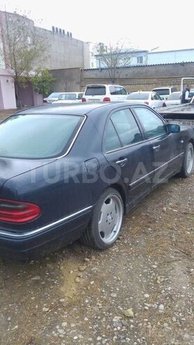Mercedes E 320 1996, 220,000 km - 3.2 l - Bakı