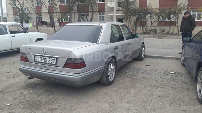 Mercedes E 220 1994, 380,000 km - 2.2 l - Kürdəmir