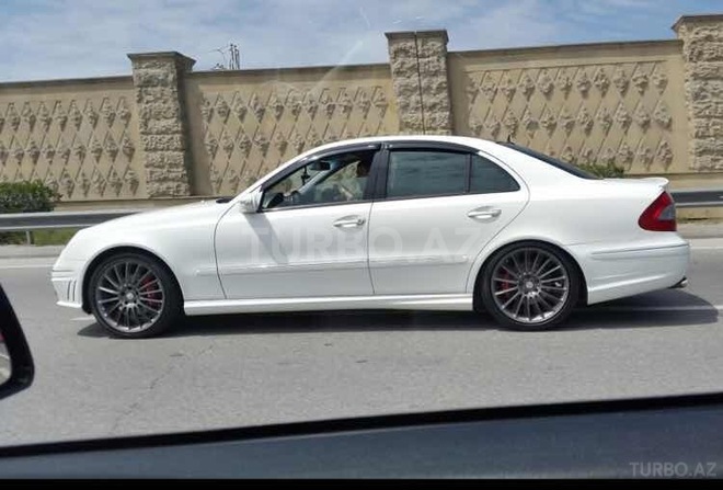 Mercedes E 320 2003, 206,000 km - 3.2 л - Bakı