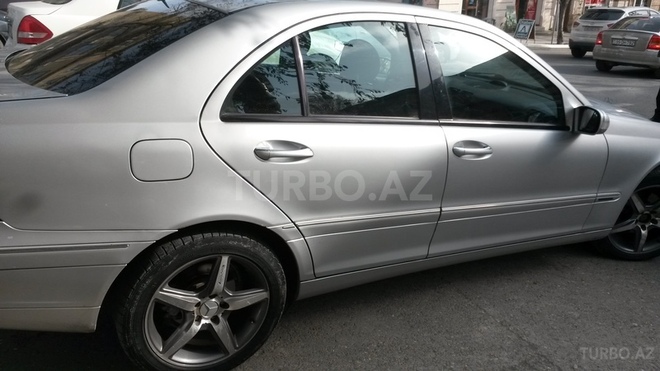 Mercedes C 220 2002, 310,000 km - 2.2 l - Bakı