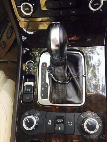 Volkswagen Touareg 2011, 126,000 km - 3.6 l - Bakı