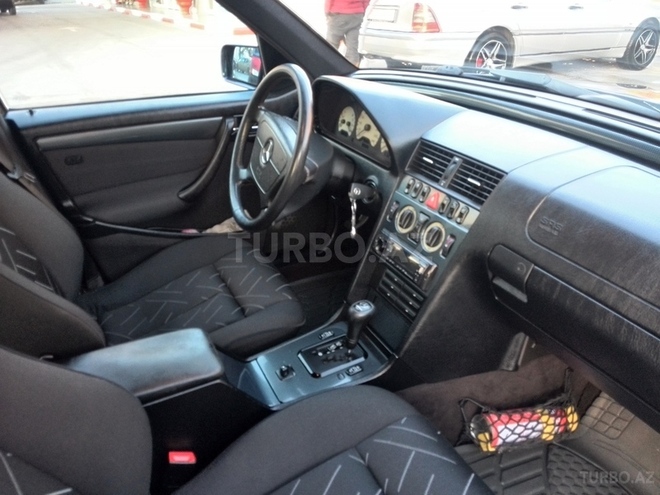Mercedes C 180 2000, 260,000 km - 1.8 l - Bakı