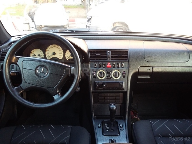 Mercedes C 180 2000, 260,000 km - 1.8 l - Bakı