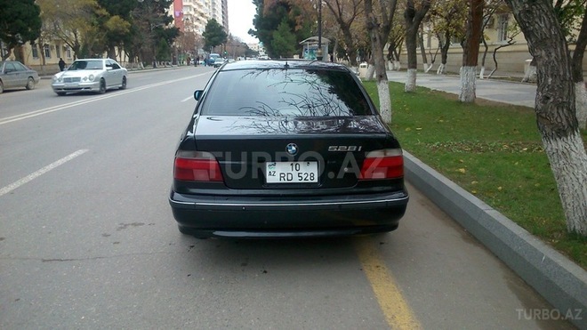 BMW 528 1996, 320,000 km - 2.8 l - Sumqayıt