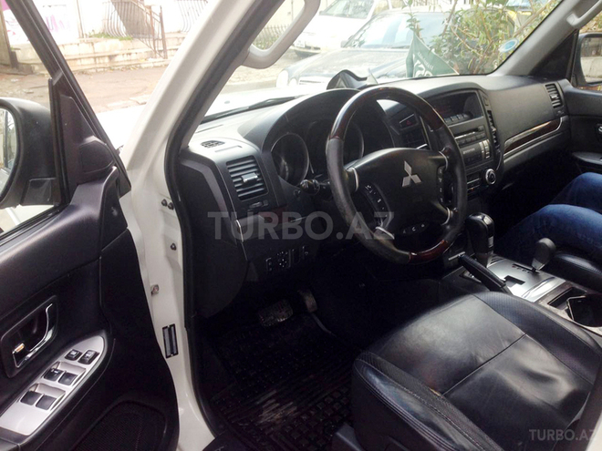 Mitsubishi Pajero 2010, 170,000 km - 3.5 l - Bakı