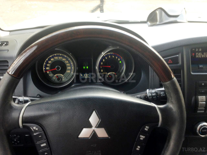 Mitsubishi Pajero 2010, 170,000 km - 3.5 l - Bakı