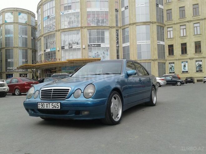 Mercedes E 220 2000, 300,000 km - 2.2 l - Bakı