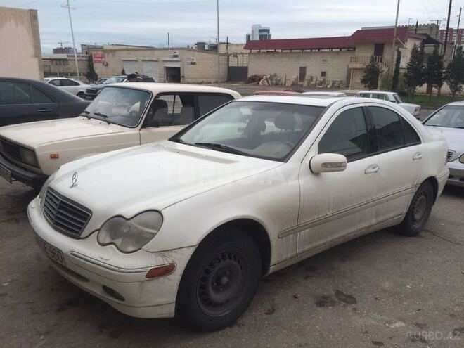 Mercedes C 240 2001, 230,000 km - 2.4 l - Sumqayıt
