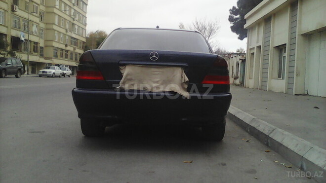 Mercedes C 240 1999, 301,000 km - 2.4 l - Bakı