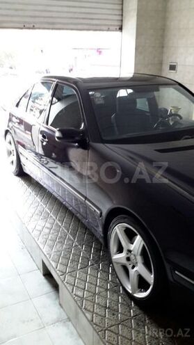 Mercedes E 240 2000, 235,000 km - 2.6 l - Bakı