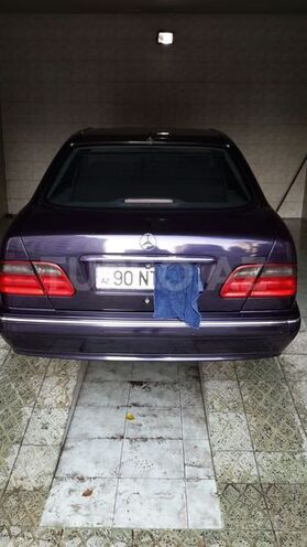 Mercedes E 240 2000, 235,000 km - 2.6 l - Bakı