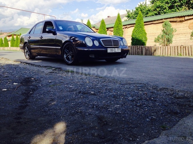 Mercedes E 320 2000, 255,000 km - 3.2 l - Zaqatala