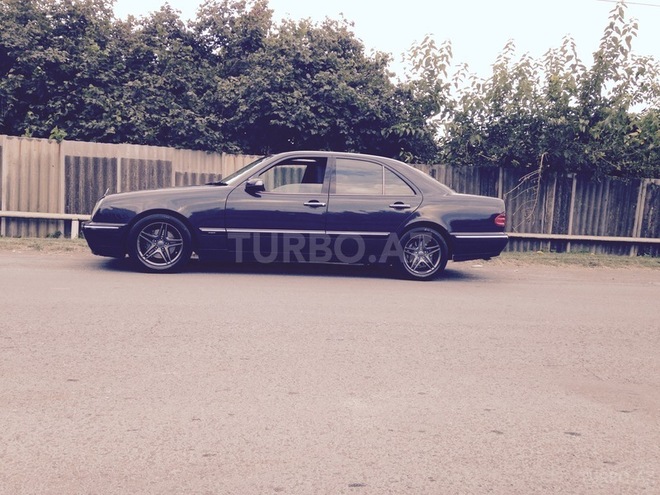 Mercedes E 320 2000, 255,000 km - 3.2 l - Zaqatala