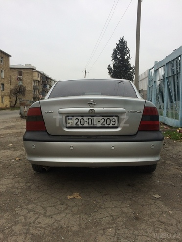 Opel Vectra 1997, 211,000 km - 2.0 l - Gəncə