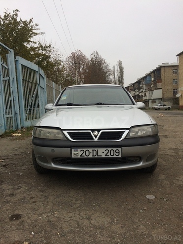 Opel Vectra 1997, 211,000 km - 2.0 l - Gəncə
