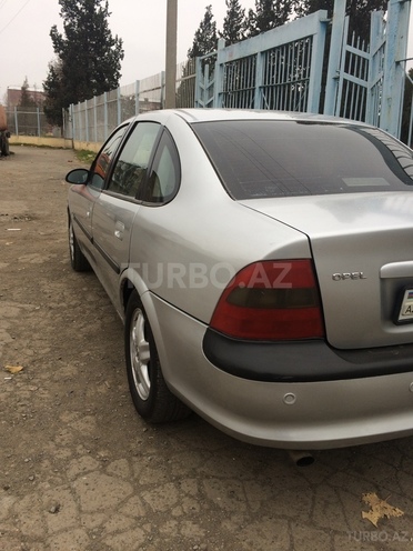 Opel Vectra 1997, 211,000 km - 2.0 l - Gəncə