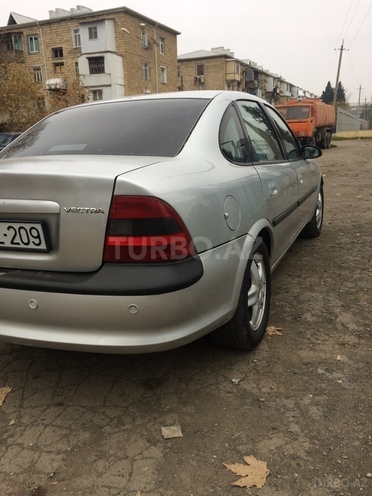 Opel Vectra 1997, 211,000 km - 2.0 l - Gəncə
