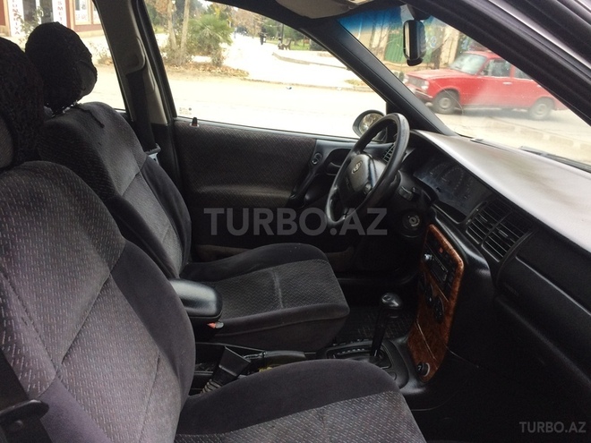 Opel Vectra 1997, 211,000 km - 2.0 l - Gəncə