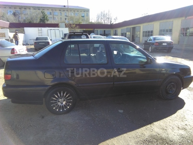 Volkswagen Vento 1997, 290,030 km - 2.0 l - Sumqayıt