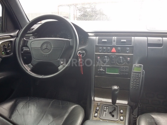 Mercedes E 230 1997, 231,000 km - 2.3 l - Bakı