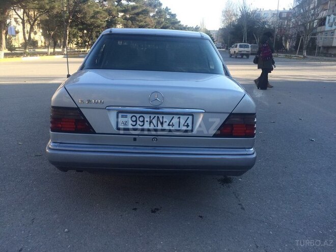 Mercedes E 250 1992, 251,041 km - 2.5 l - Bakı