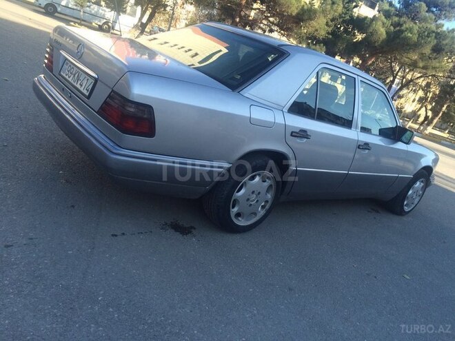 Mercedes E 250 1992, 251,041 km - 2.5 l - Bakı