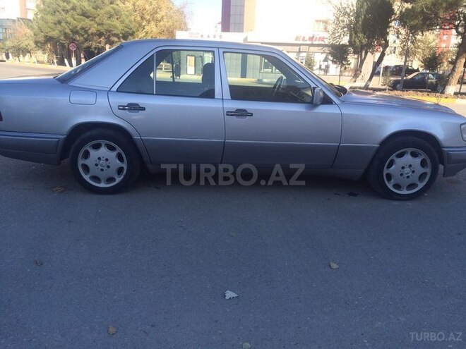 Mercedes E 250 1992, 251,041 km - 2.5 l - Bakı