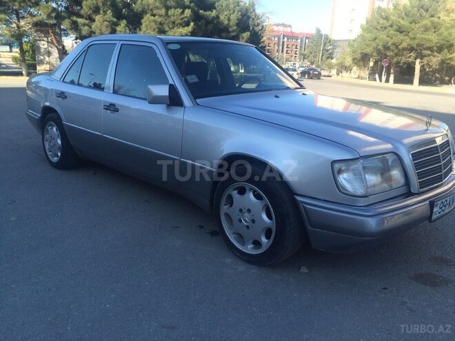 Mercedes E 250 1992, 251,041 km - 2.5 l - Bakı
