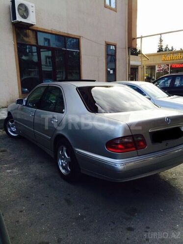 Mercedes E 240 1999, 282,000 km - 2.4 l - Bakı