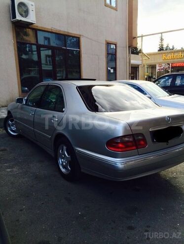 Mercedes E 240 1999, 282,000 km - 2.4 l - Bakı