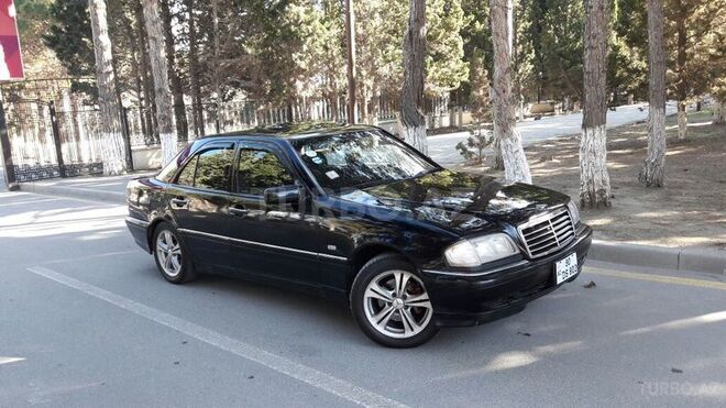Mercedes C 230 1999, 225,000 km - 2.3 l - Sumqayıt
