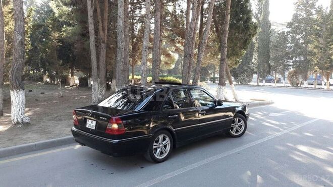 Mercedes C 230 1999, 225,000 km - 2.3 l - Sumqayıt