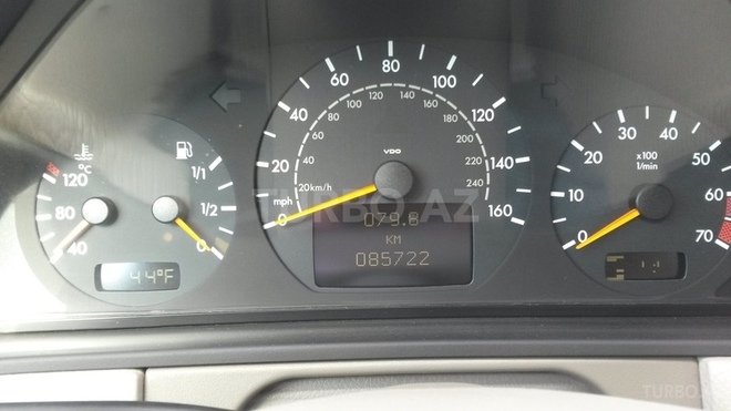Mercedes E 320 2001, 85,755 km - 3.2 l - Bakı