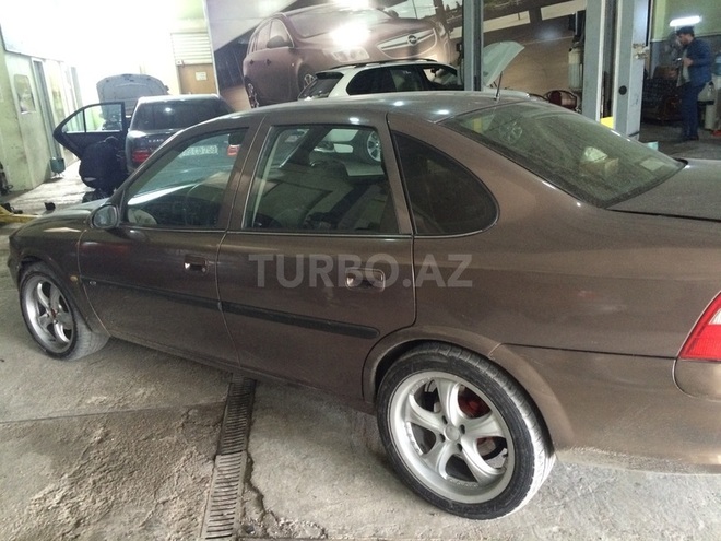Opel Vectra 1997, 265,000 km - 1.8 л - Bakı