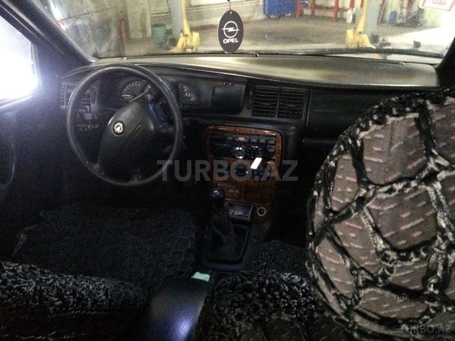Opel Vectra 1997, 265,000 km - 1.8 л - Bakı