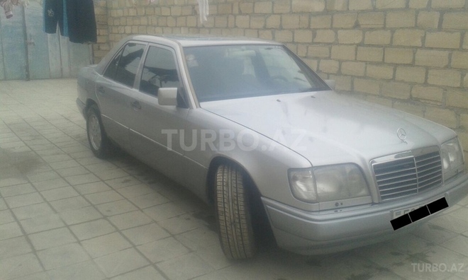 Mercedes E 220 1995, 340,000 km - 2.2 л - Bərdə