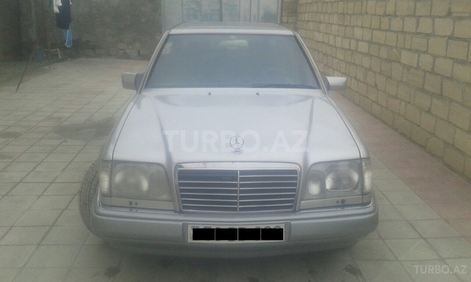 Mercedes E 220 1995, 340,000 km - 2.2 л - Bərdə