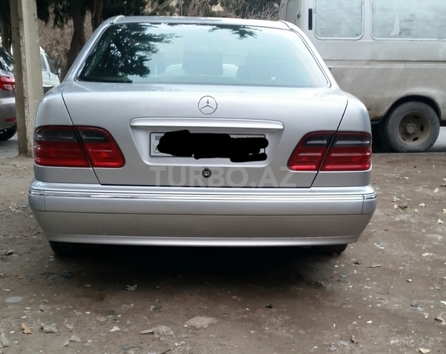 Mercedes E 280 2000, 230,000 km - 2.8 l - Bakı