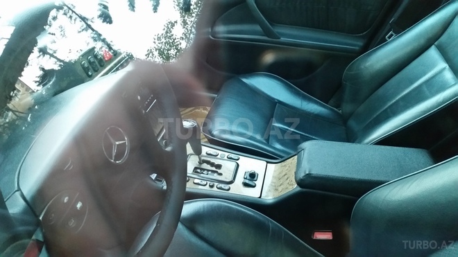 Mercedes E 280 2000, 230,000 km - 2.8 l - Bakı