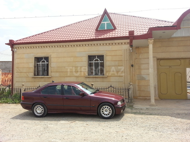 BMW 318 1995, 280,000 km - 1.8 л - Ucar
