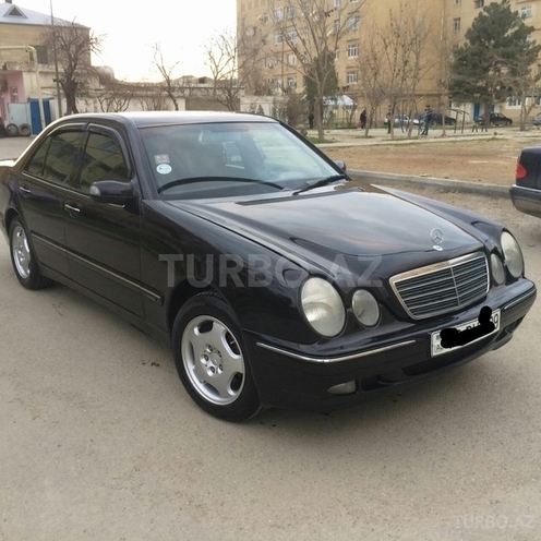 Mercedes E 220 2000, 18,000 km - 2.2 l - Bakı